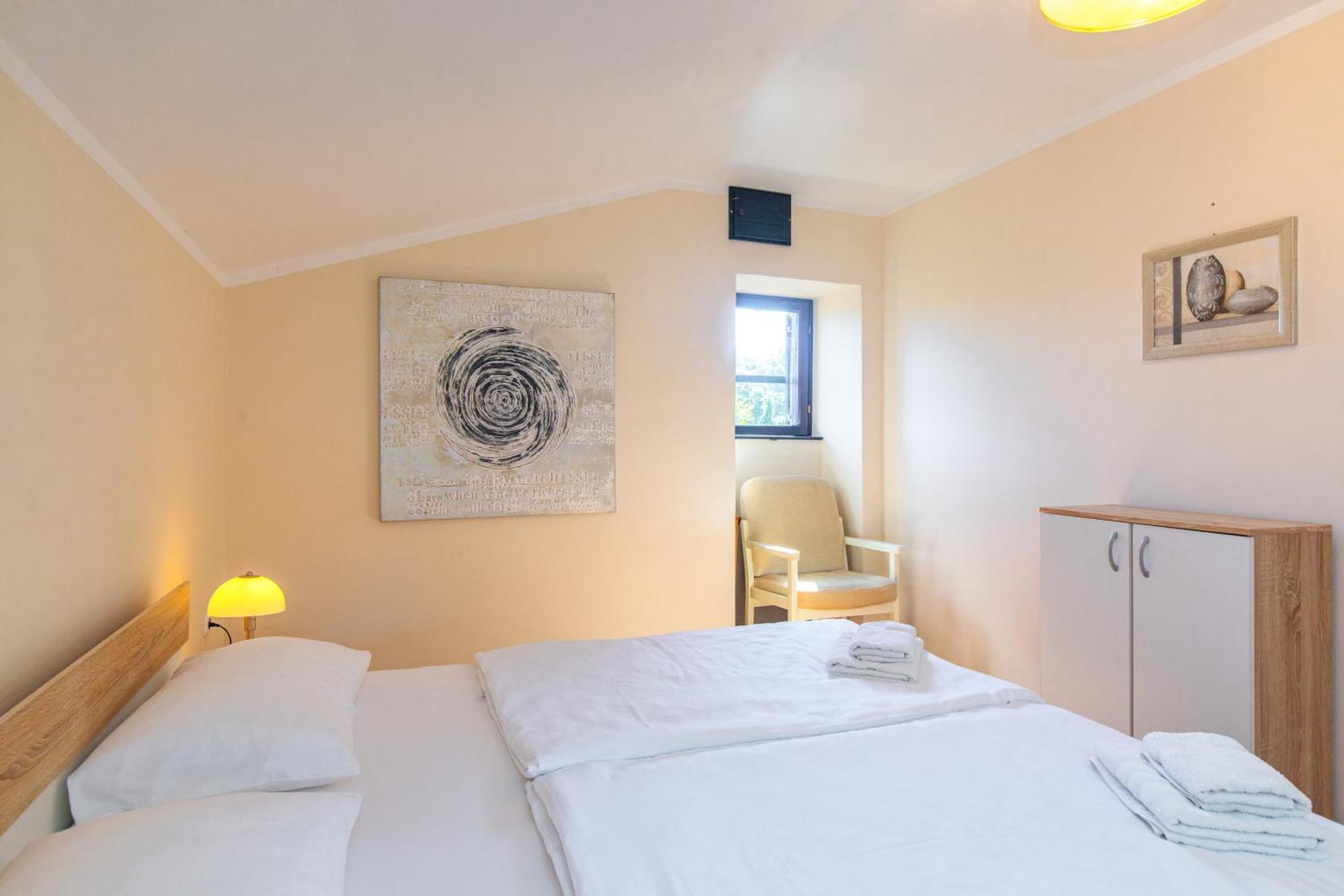 Apartments Lina Vrh  Eksteriør bilde