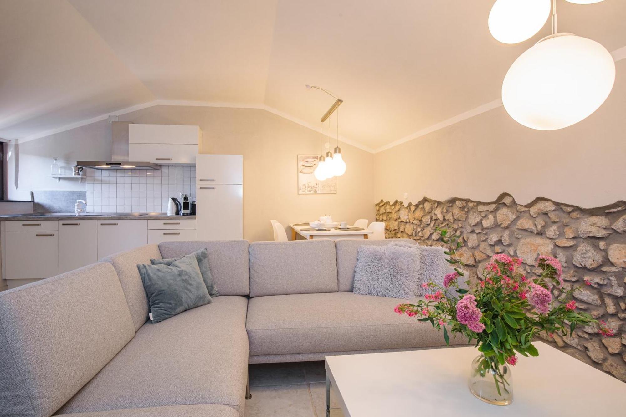 Apartments Lina Vrh  Eksteriør bilde