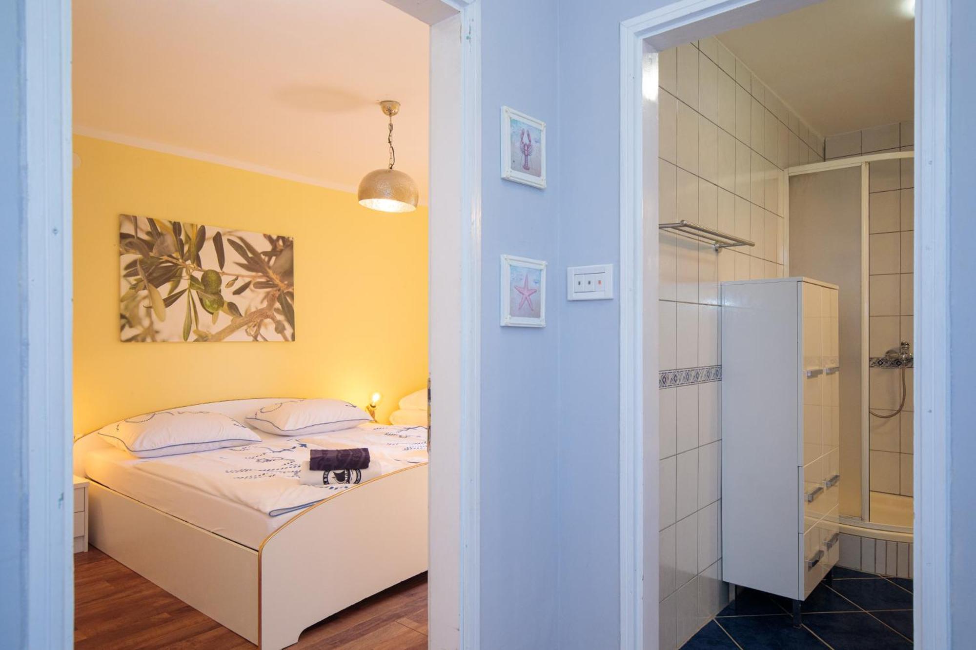 Apartments Lina Vrh  Eksteriør bilde