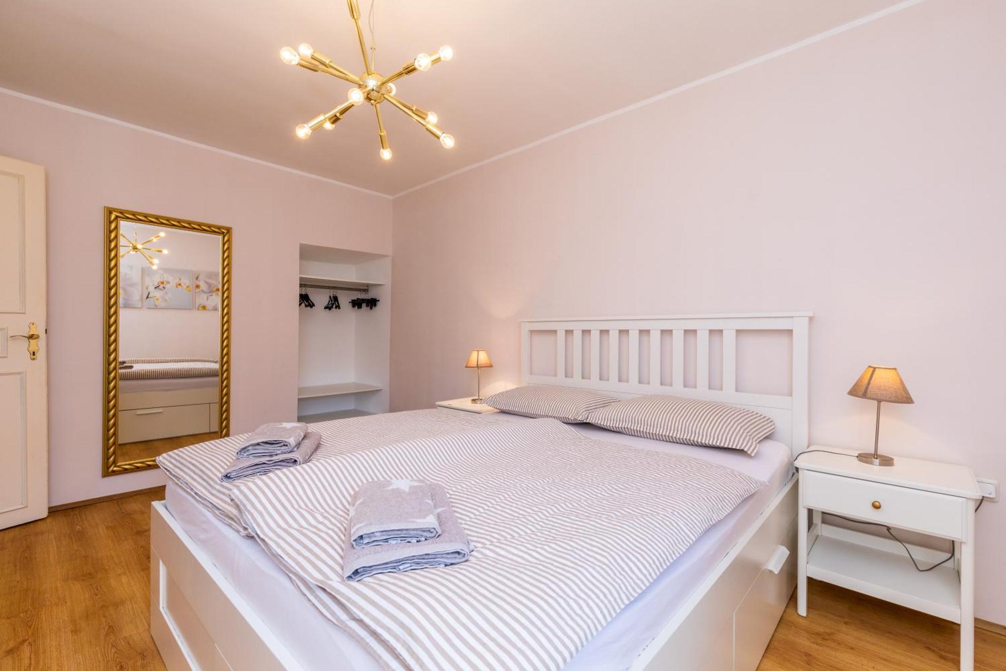 Apartments Lina Vrh  Eksteriør bilde